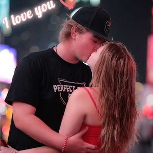 Meet your Posher, Adriana